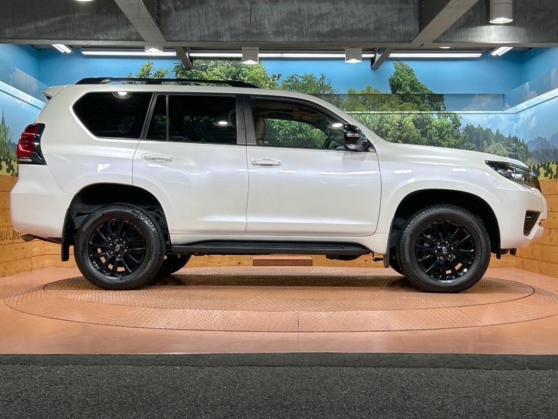 2022 Toyota Land Cruiser Prado 3DA-GDJ150W (UW-6aab58f75edc0)[18]