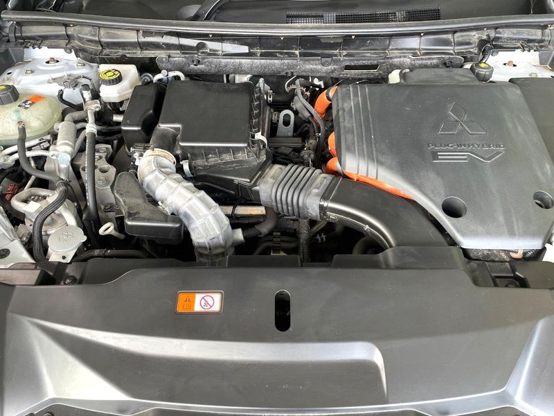 2022 Mitsubishi OUTLANDER PHEV 5LA-GN0W (UW-6aab59112c97d)[4]
