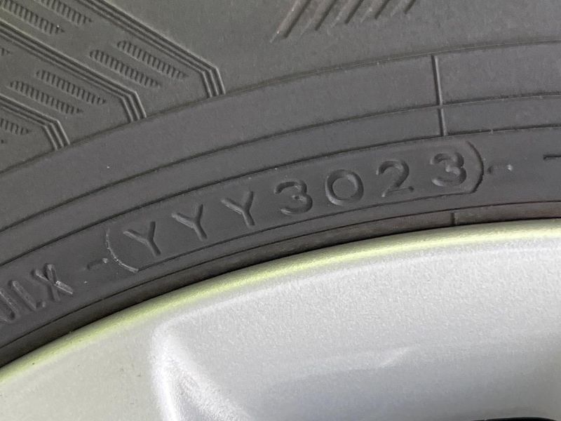 2018 Nissan Note DAA-HE12 (UW-6aab593f24e8d)[10]