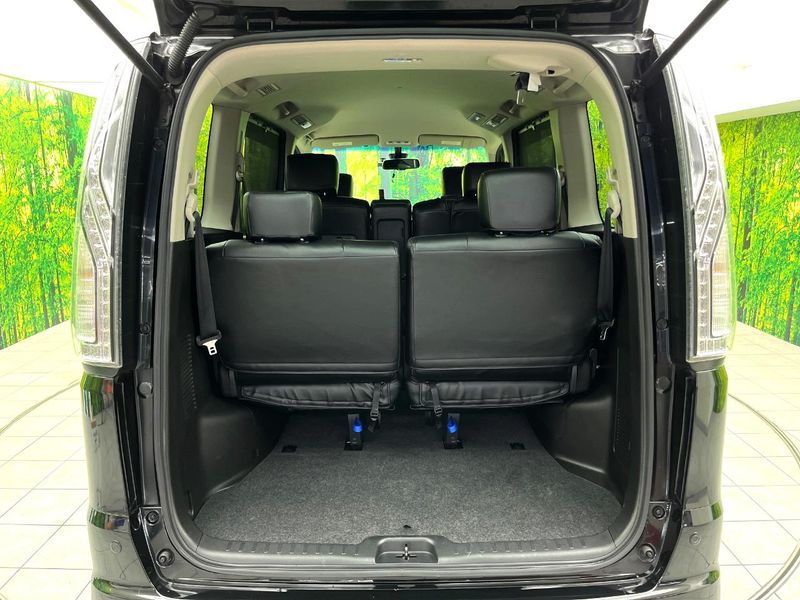 2015 Nissan Serena DAA-HFC26 (UW-6aab594fbe32a)[28]