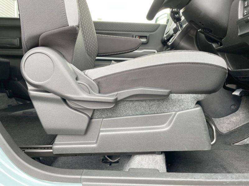 2020 Suzuki Hustler 5AA-MR92S (UW-6aab5a974302a)[15]