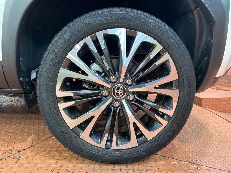 2022 Toyota Yaris Cross 6AA-MXPJ10 (UW-6aab5ac3a88de)[4]