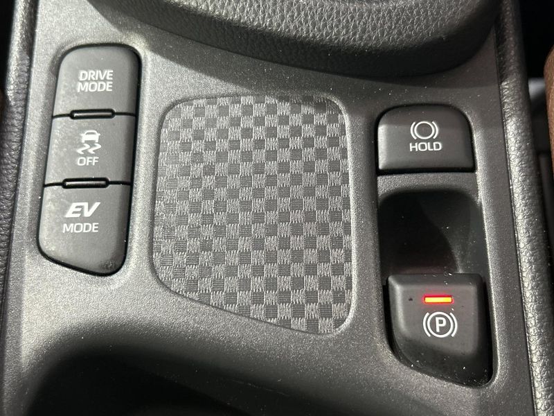 2022 Toyota Yaris Cross 6AA-MXPJ10 (UW-6aab5ac3a88de)[27]