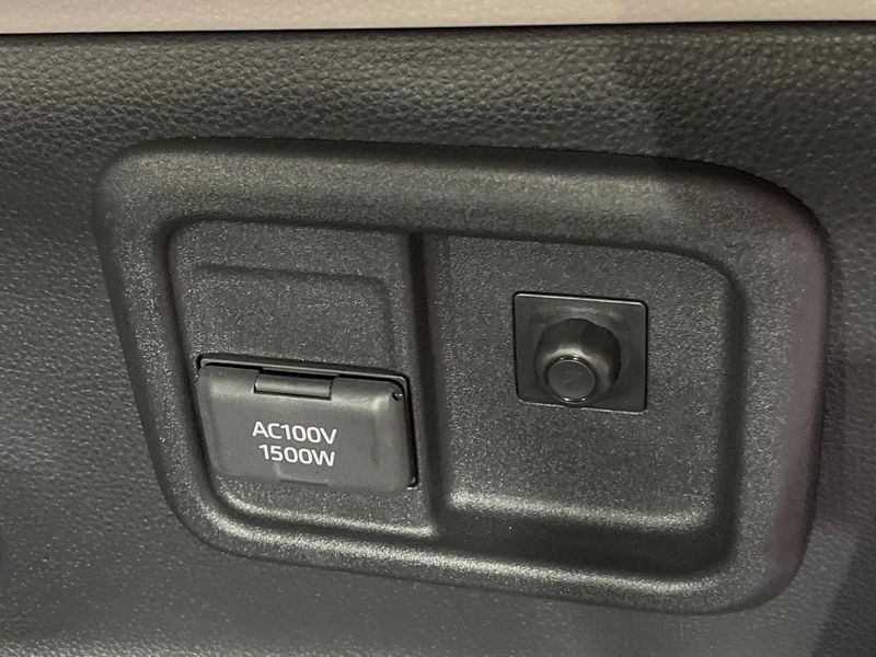 2023 Toyota Sienta 6AA-MXPL10G (UW-6aab5ad485b48)[17]