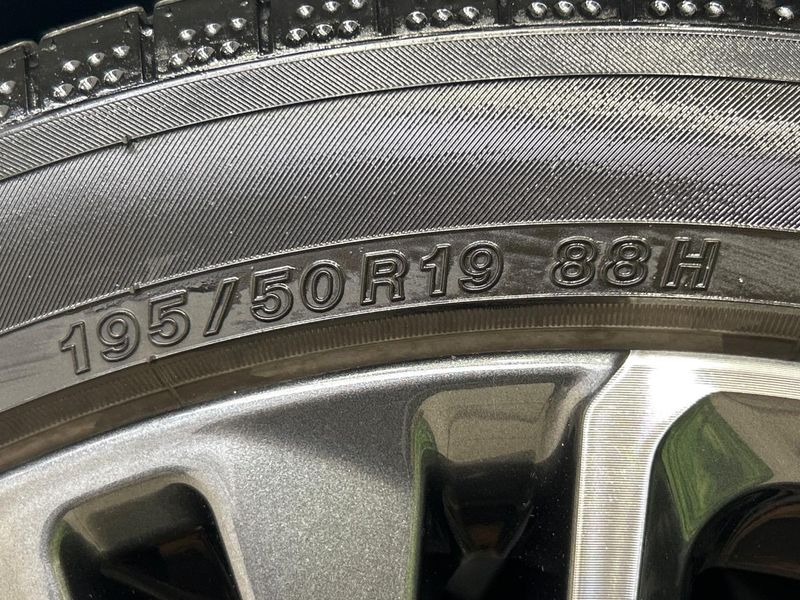 2024 Toyota Prius 6AA-MXWH60 (UW-6aab5aedd8240)[20]