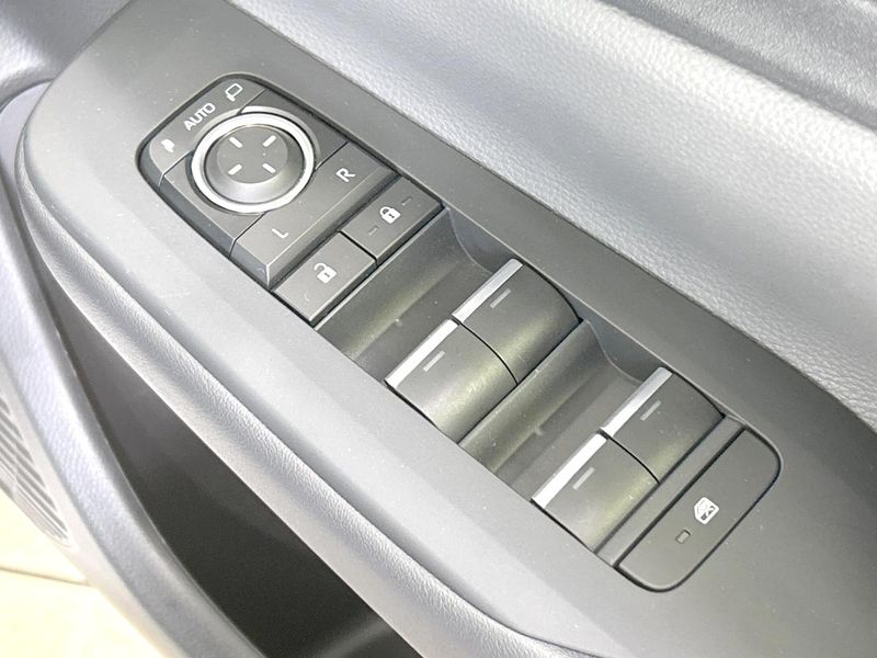2024 Toyota Prius 6AA-MXWH60 (UW-6aab5aee7b9c4)[18]