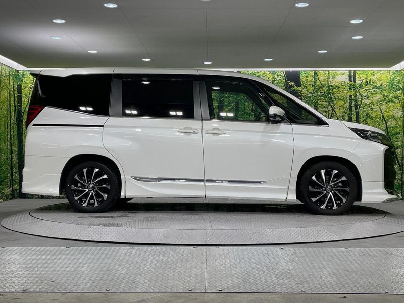 2023 Toyota Noah 6BA-MZRA90W (UW-6aab5af8a3a56)[15]