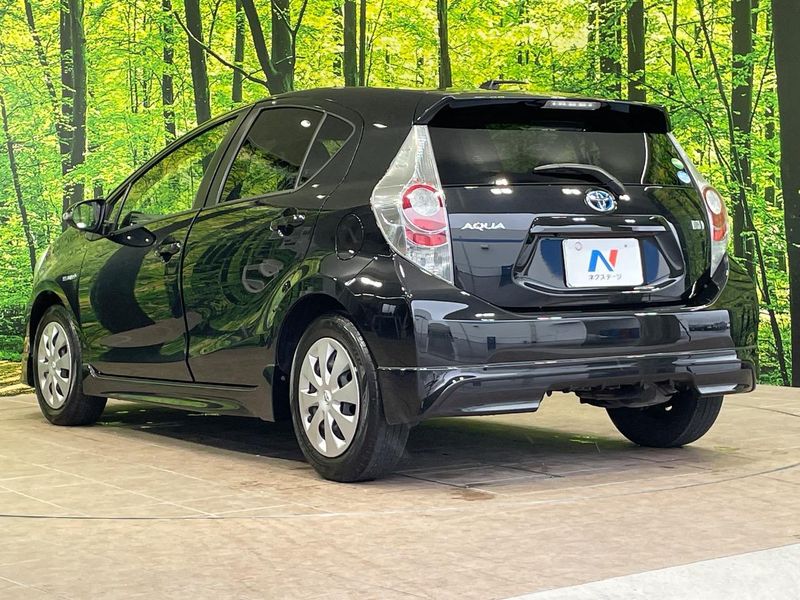 2014 Toyota Aqua DAA-NHP10 (UW-6aab5b07ec6b1)[16]
