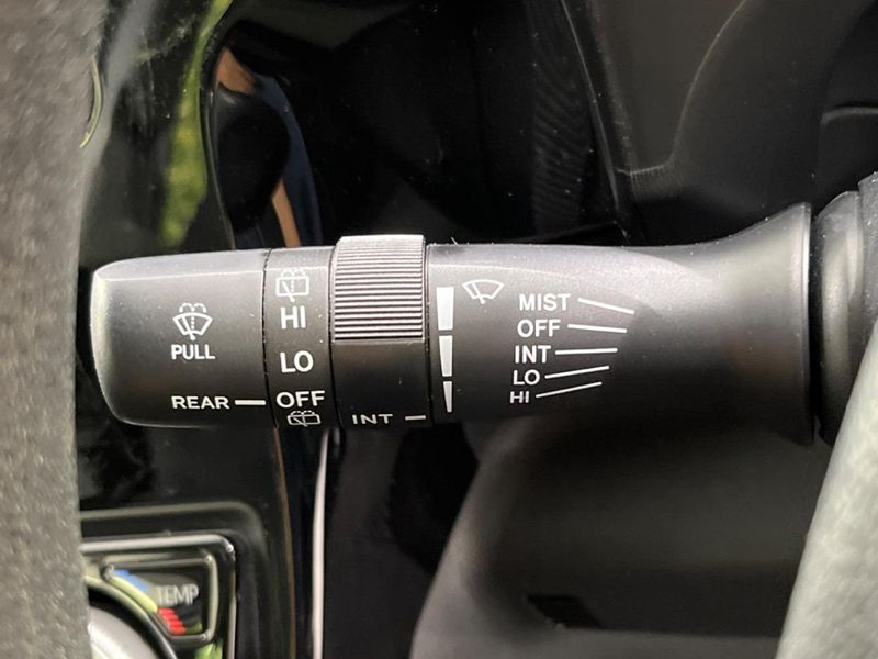 2019 Toyota Aqua DAA-NHP10 (UW-6aab5b0b48e61)[26]