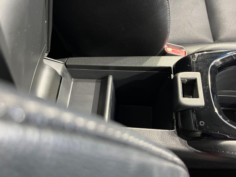 2014 Honda Vezel DAA-RU3 (UW-6aab5b41a152f)[18]
