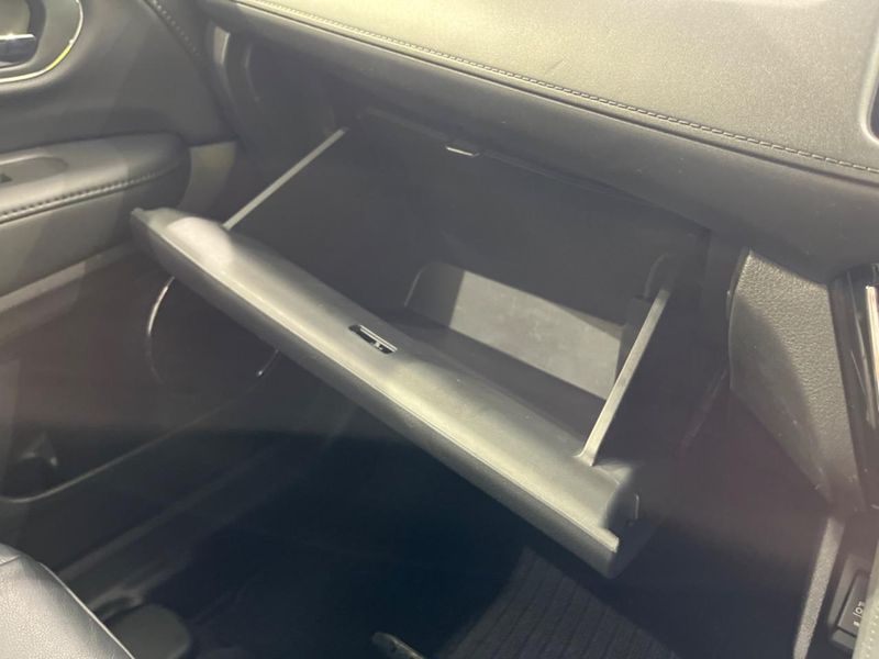 2014 Honda Vezel DAA-RU3 (UW-6aab5b41a152f)[21]