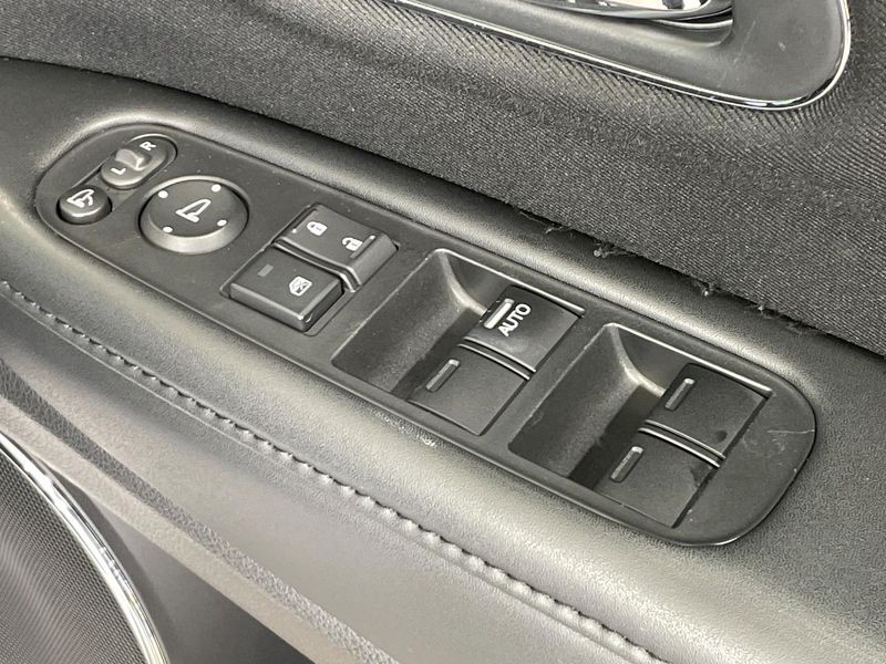 2017 Honda Vezel DAA-RU3 (UW-6aab5b44bc119)[24]
