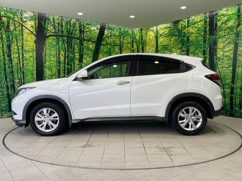 2017 Honda Vezel DAA-RU3 (UW-6aab5b44bc119)[27]