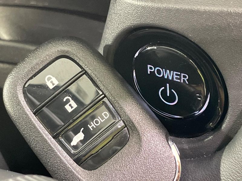2025 Honda Vezel 6AA-RV5 (UW-6aab5b53bab03)[17]