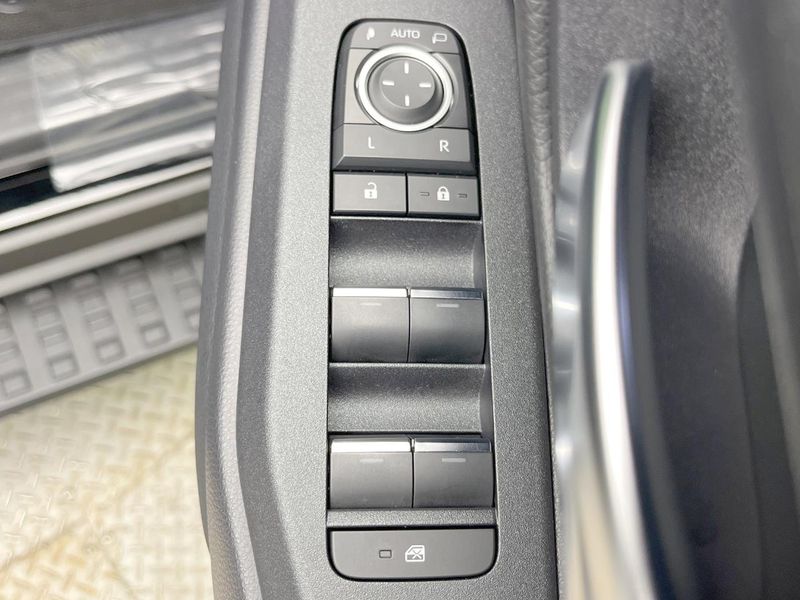 2024 Toyota Land Cruiser 250 3BA-TRJ250W (UW-6aab5b84a5cd7)[25]