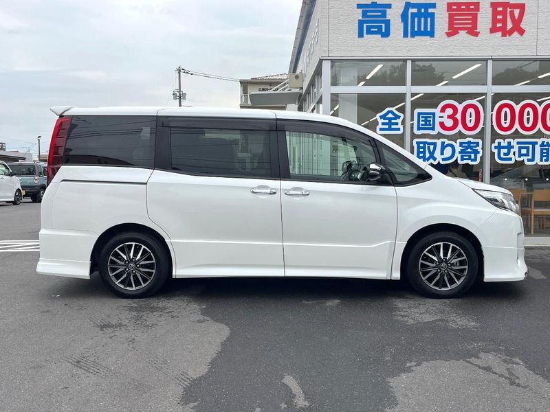 2014 Toyota Noah DBA-ZRR80W (UW-6aab5bc26044d)[4]
