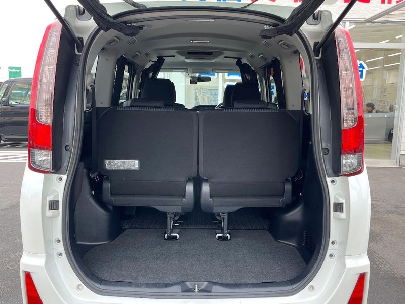 2014 Toyota Noah DBA-ZRR80W (UW-6aab5bc26044d)[16]