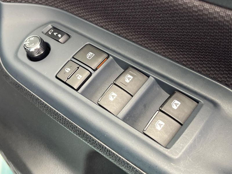 2014 Toyota Voxy DBA-ZRR80G (UW-6aab5bc308295)[21]