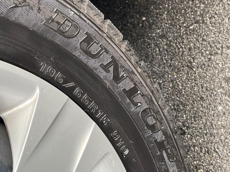 2014 Toyota Voxy DBA-ZRR80G (UW-6aab5bc308295)[9]