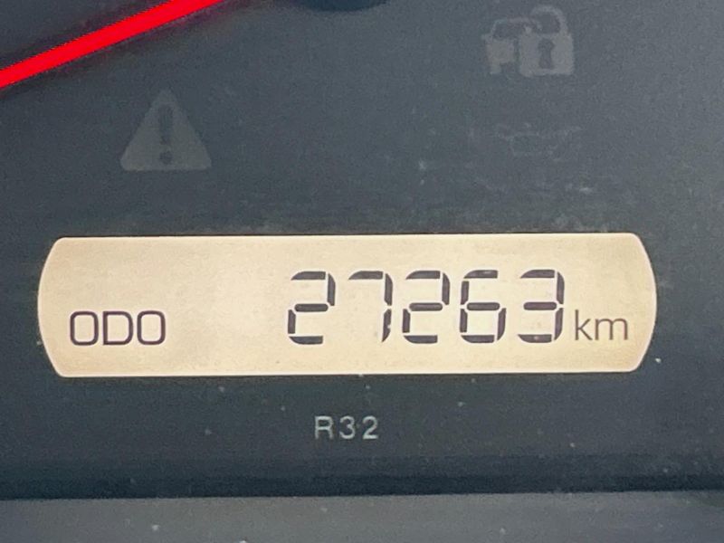 2015 Toyota Noah DBA-ZRR80G (UW-6aab5bc48af4e)[2]