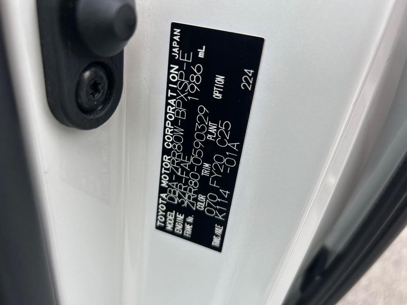 2020 Toyota Voxy DBA-ZRR80W (UW-6aab5bcec4ffc)[1]