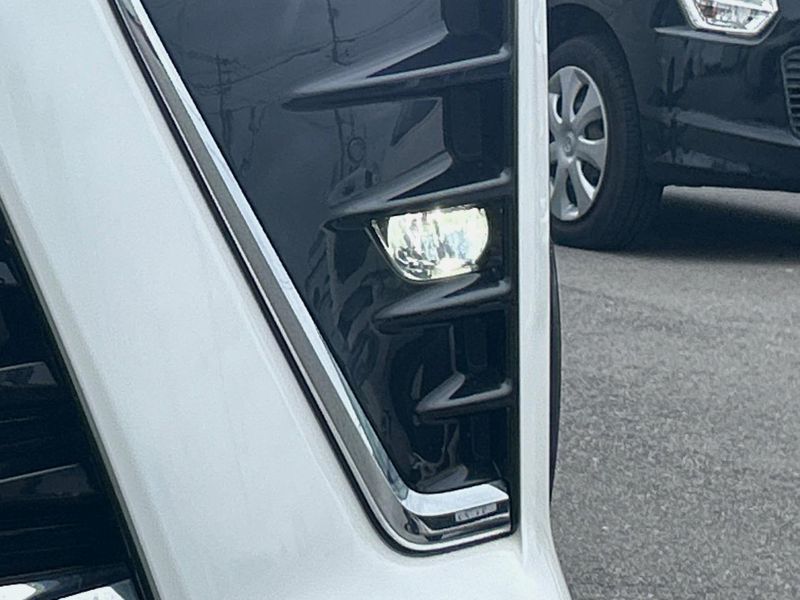 2020 Toyota Voxy DBA-ZRR80W (UW-6aab5bcec4ffc)[8]