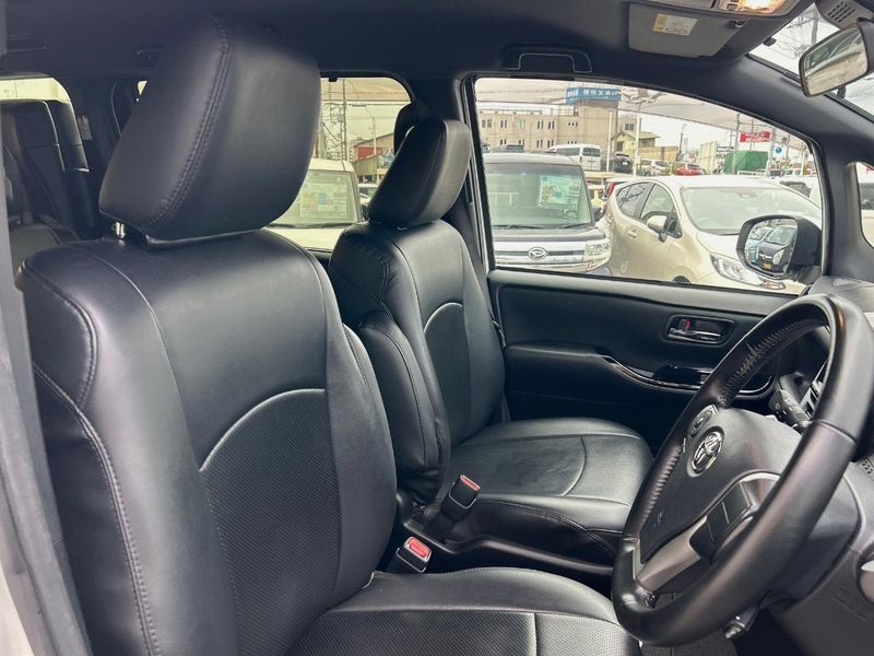 2020 Toyota Voxy DBA-ZRR80W (UW-6aab5bcec4ffc)[20]
