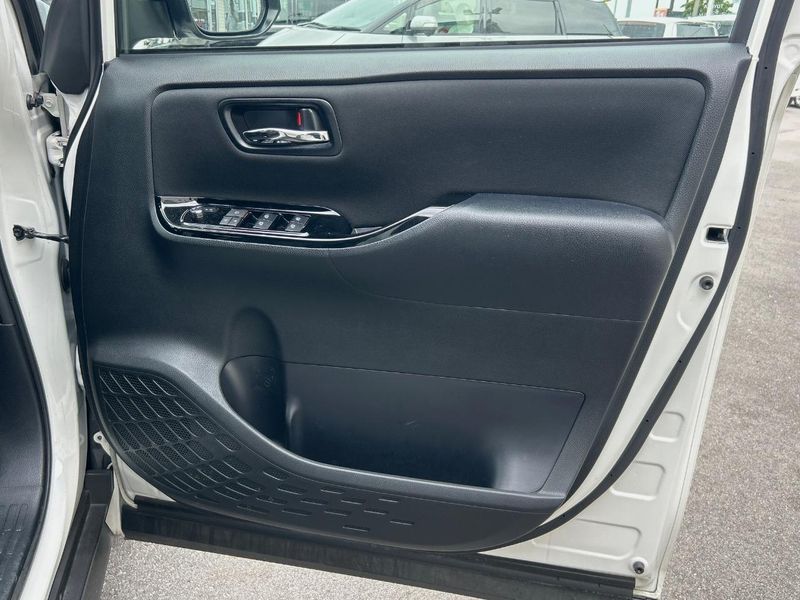 2020 Toyota Voxy DBA-ZRR80W (UW-6aab5bcec4ffc)[18]