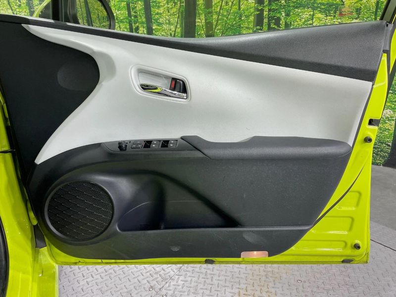 2016 Toyota Prius DAA-ZVW50 (UW-6aab5bef006da)[25]