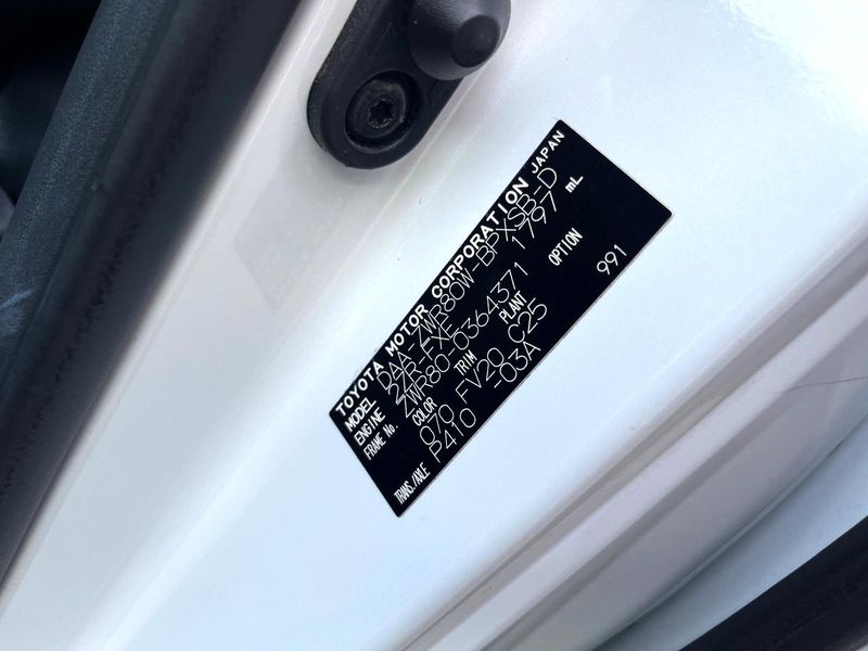 2018 Toyota Voxy DAA-ZWR80W (UW-6aab5c01aa7fc)[1]