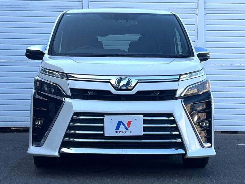 2018 Toyota Voxy DAA-ZWR80W (UW-6aab5c01aa7fc)[12]
