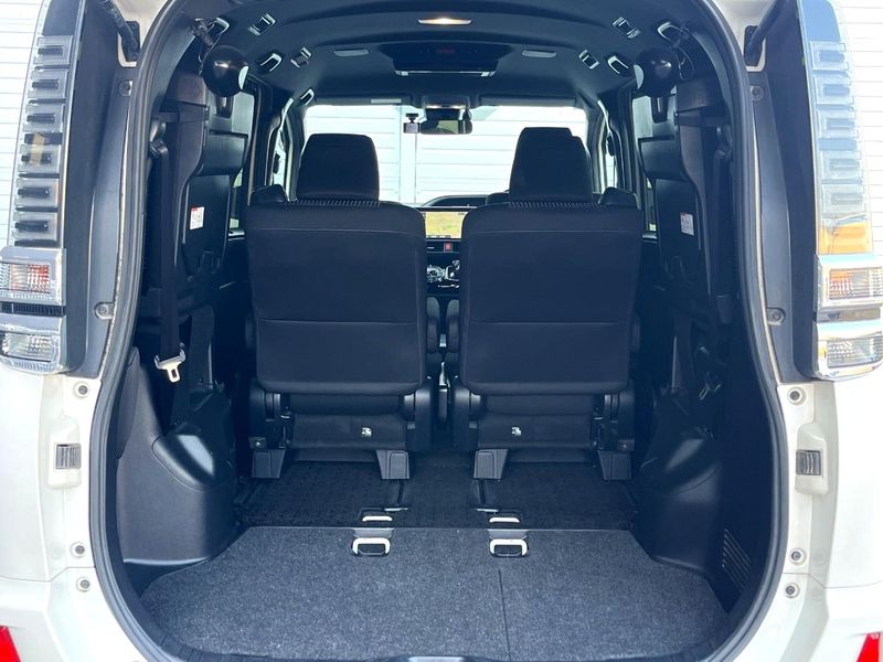 2018 Toyota Voxy DAA-ZWR80W (UW-6aab5c01aa7fc)[28]