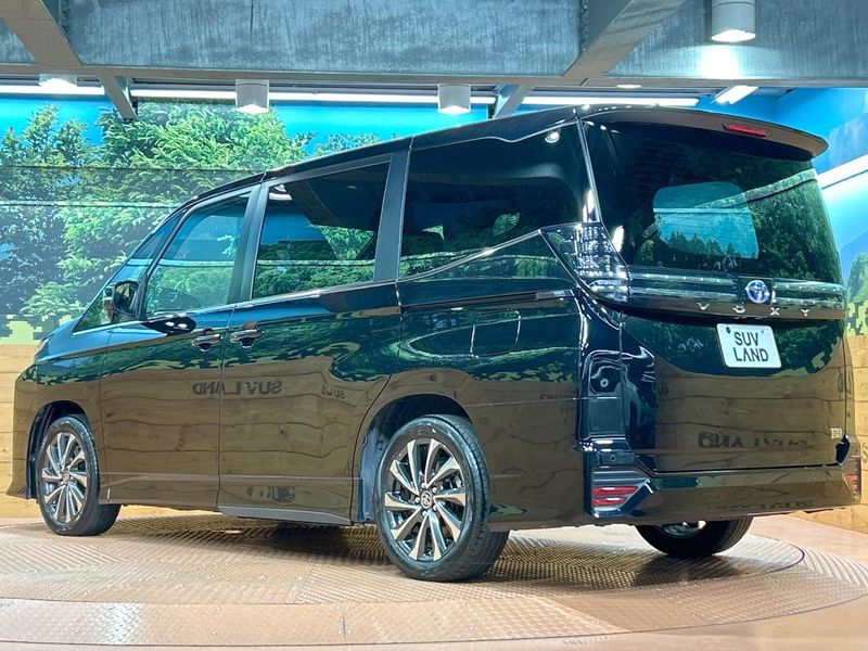2023 Toyota Voxy 6AA-ZWR90W (UW-6aab5c0a2e79d)[15]