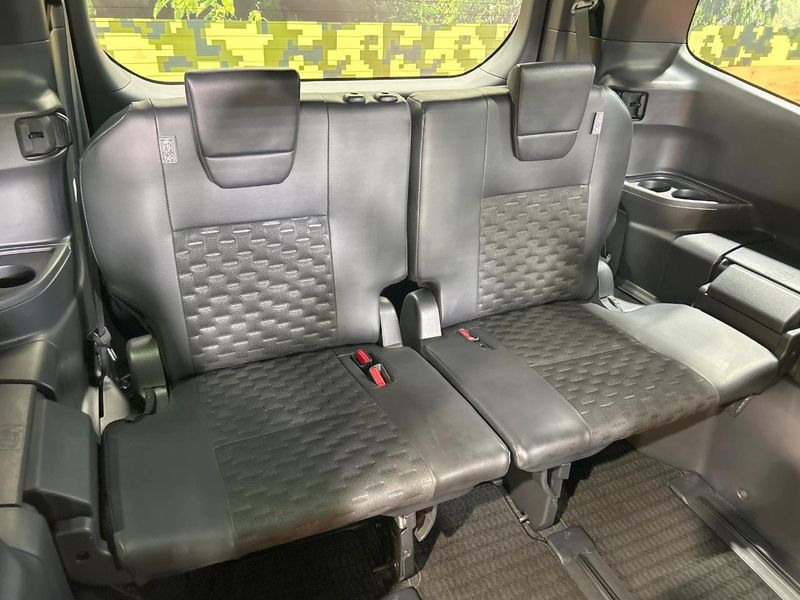 2023 Toyota Voxy 6AA-ZWR90W (UW-6aab5c0a2e79d)[26]