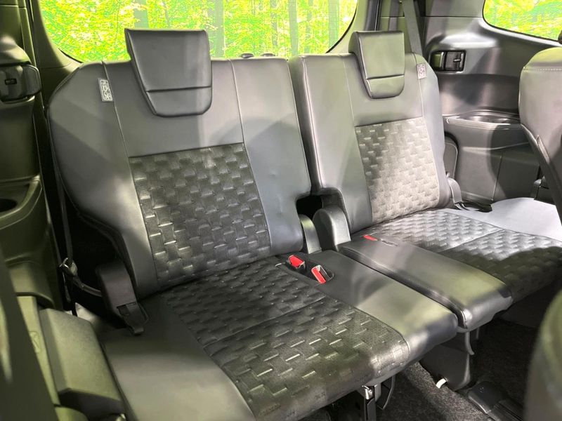 2025 Toyota Voxy 6AA-ZWR90W (UW-6aab5c142a4b0)[9]