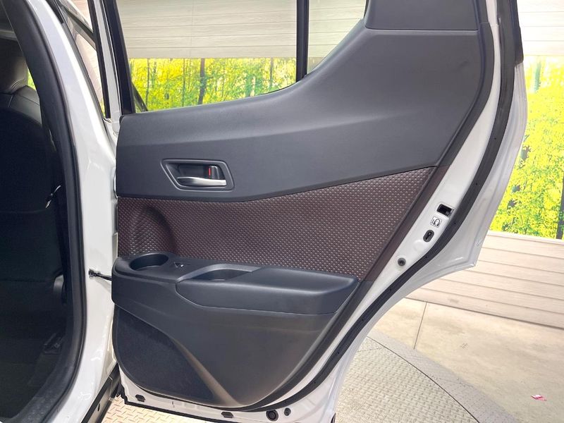 2017 Toyota C-HR DAA-ZYX10 (UW-6aab5c174408a)[20]