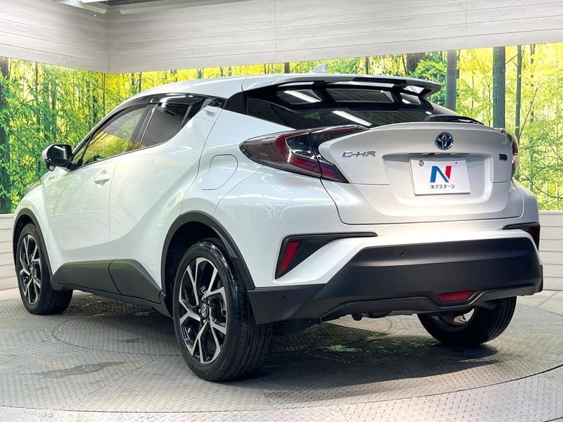 2017 Toyota C-HR DAA-ZYX10 (UW-6aab5c174408a)[14]