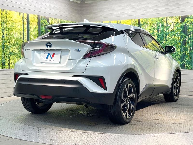 2017 Toyota C-HR DAA-ZYX10 (UW-6aab5c174408a)[26]