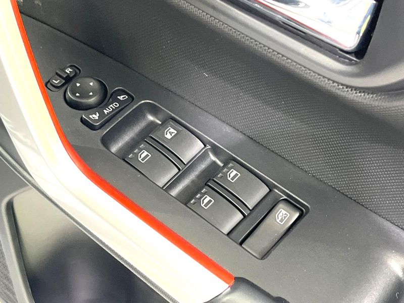 2020 Toyota Raize 5BA-A210A (UW-6aacaa12acfc9)[13]