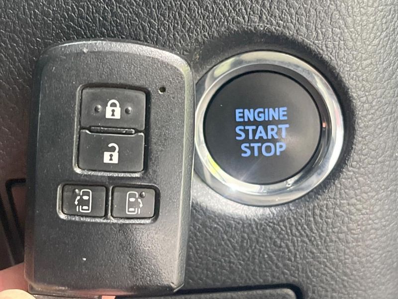 2020 Toyota Alphard 3BA-AGH30W (UW-6aacaa34ba46b)[11]