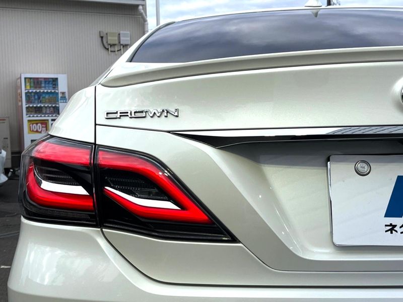2018 Toyota Crown Hybrid 6AA-AZSH20 (UW-6aacaa7d34f21)[24]