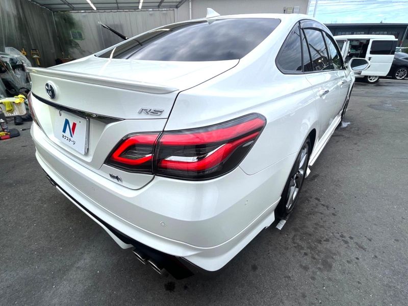 2018 Toyota Crown Hybrid 6AA-AZSH20 (UW-6aacaa7d34f21)[28]