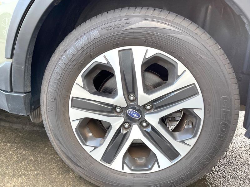 2017 Subaru Legacy Outback DBA-BS9 (UW-6aacaac779c10)[12]