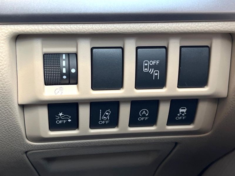 2017 Subaru Legacy Outback DBA-BS9 (UW-6aacaac779c10)[27]