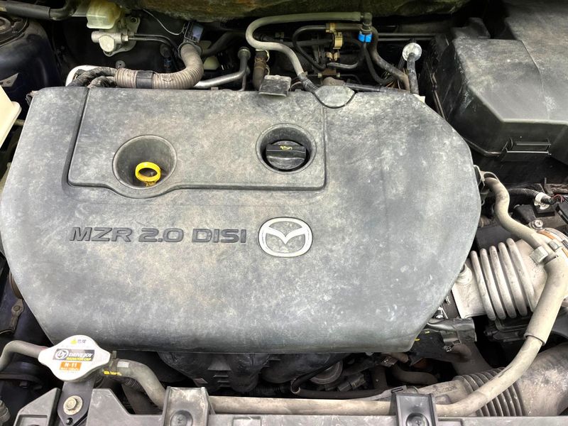 2011 Mazda Premacy DBA-CWEFW (UW-6aacaad327175)[5]