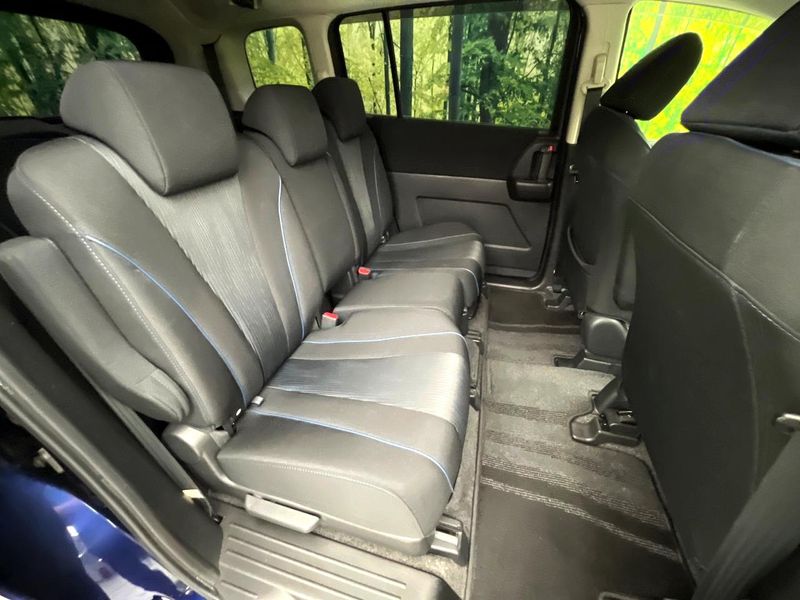 2011 Mazda Premacy DBA-CWEFW (UW-6aacaad327175)[26]