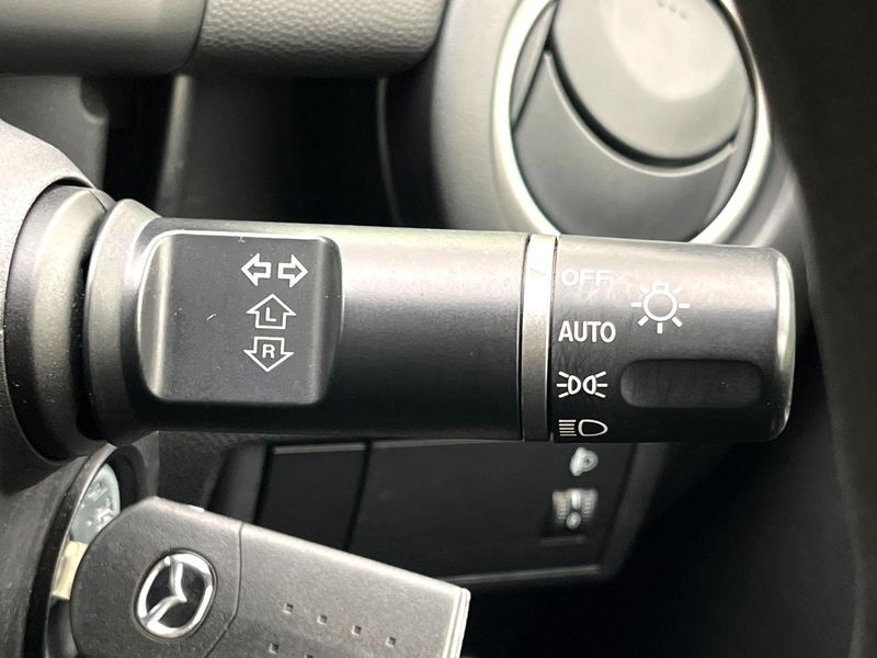 2012 Mazda Demio DBA-DE3FS (UW-6aacaadb11366)[14]