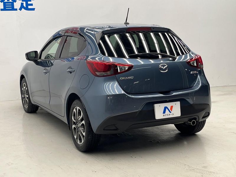 2015 Mazda Demio LDA-DJ5FS (UW-6aacaadeab900)[21]