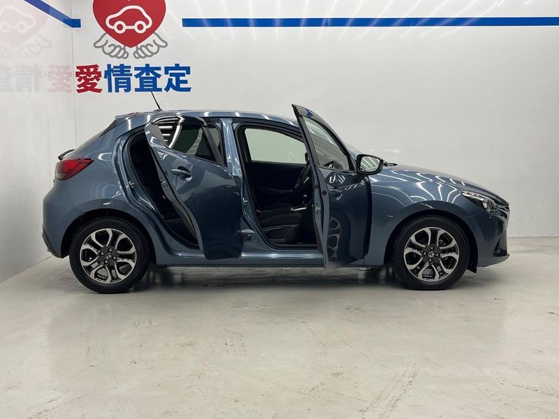 2015 Mazda Demio LDA-DJ5FS (UW-6aacaadeab900)[17]