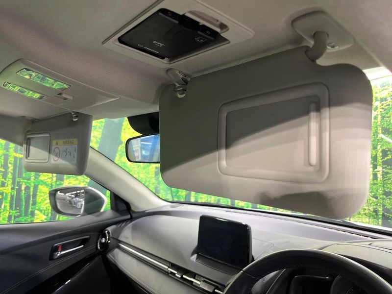 2017 Mazda Demio LDA-DJ5FS (UW-6aacaae070237)[22]